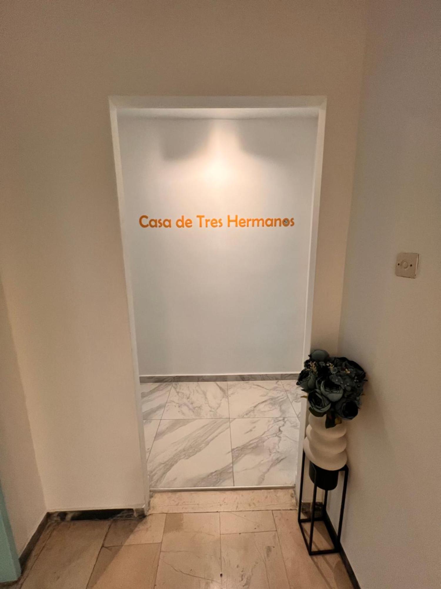 Casa De Tres Hermanos In The Heart Of Athene Buitenkant foto